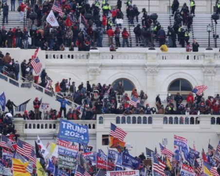 Българин, очевидец на събитията в Капитолия: Доналд Тръмп беше надигран от организирана провокация