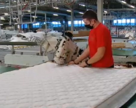 Бармани, крупиета и сервитьори от Пловдив влязоха в индустрията заради затворените бизнеси