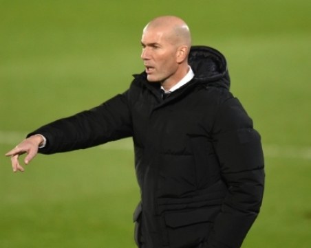Изолираха Зидан, чакат PCR теста му
