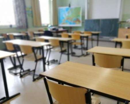 Отварят детските градини и началните училища в Гърция