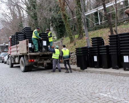 Слагат нови контейнери за боклук в Пловдив