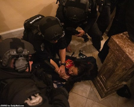 Жената, простреляна при щурма на Капитолия, почина