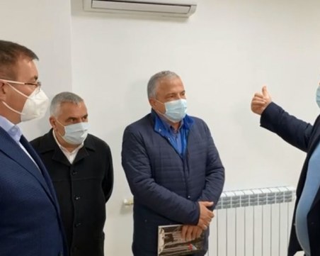 Ангелов: Очакваме 4,5 милиона ваксини от Астра Зенека, първата доставка ще е от 500 000 дози