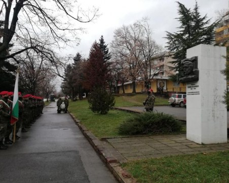 Карлово празнува 143 години от Освобождението си