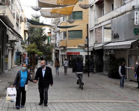 Нов локдаун в Кипър! Ограничават излизането от дома