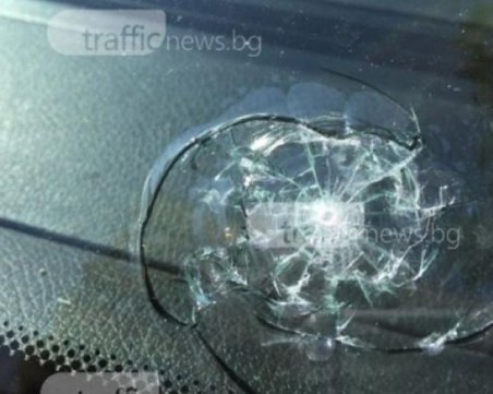 Семейна разправия завърши със стрелба по прозорците на жилищен блок