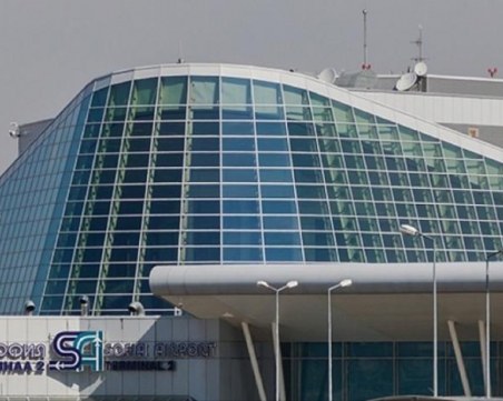 Шефът на летище София подаде оставка