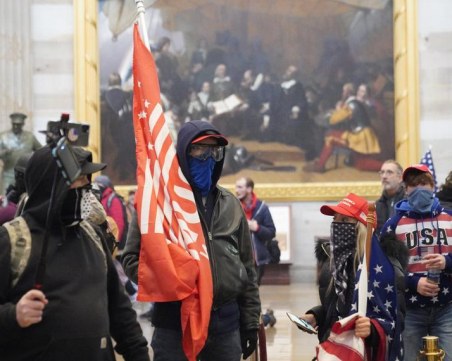 Тръмп се призна за победен, осъди щурма над Капитолия