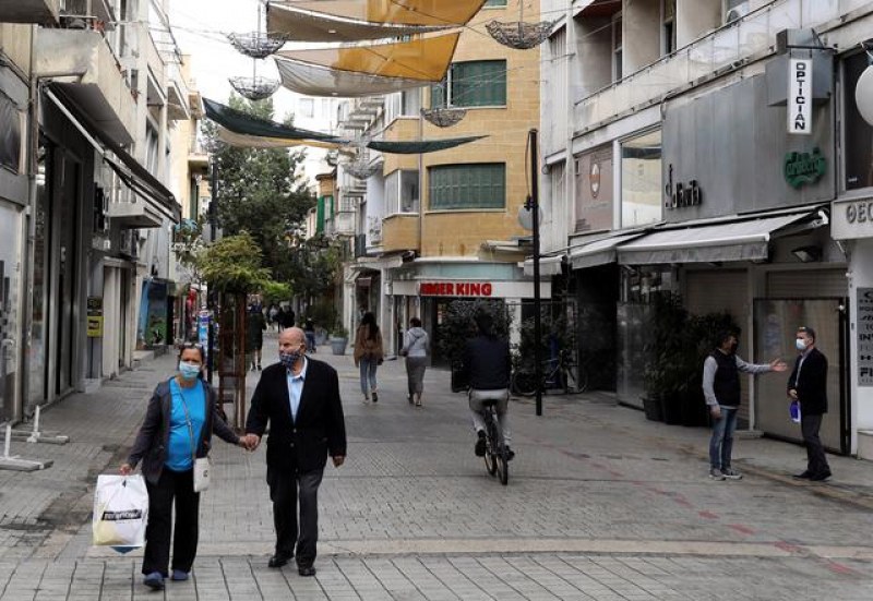Нов локдаун в Кипър! Ограничават излизането от дома