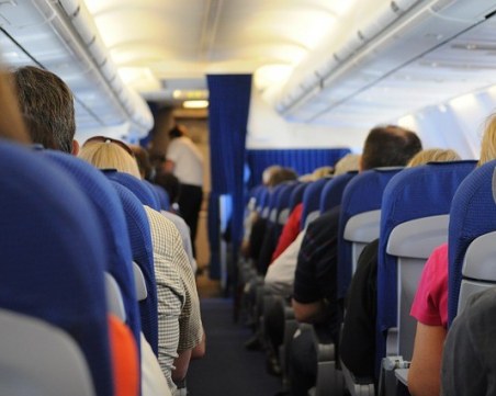 Всички пътуващи със самолет до Дания със задължителен PCR тест