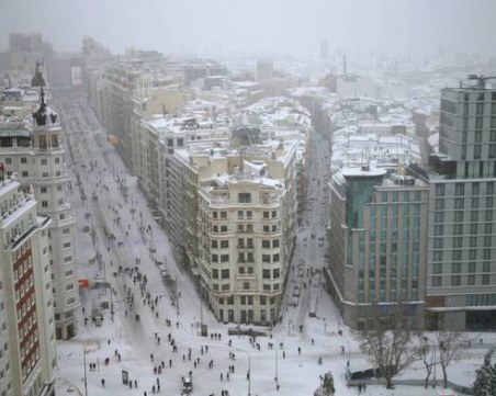 Снежната буря в Испания блокира 90 в мол