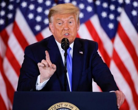 Внасят искане за импийчмънт срещу Тръмп