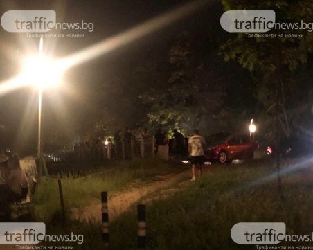 Зловещо! Мъж преследва младежи на Гребната, удря по колата им