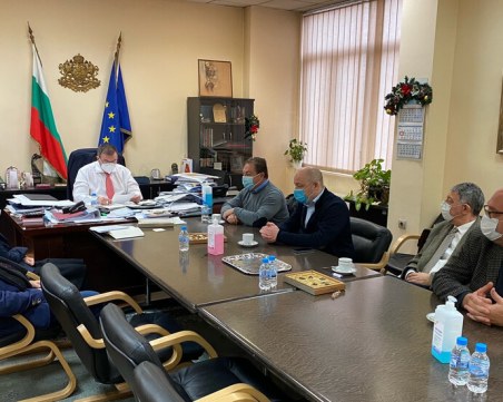 Държавата ще плаща на лекарите за поставяне на доза от ваксината срещу COVID-19