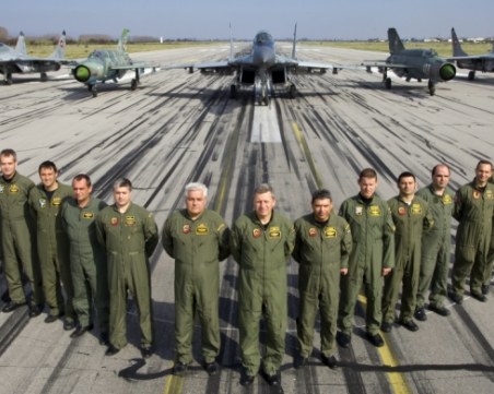 Готвят грандиозна модернизация на летище Граф Игнатиево заради новия F-16