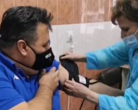 Ваксинираните съветници в Сандански били доброволци, пратили ги от общината