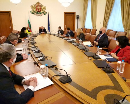 Бойко Борисов: Почнахме обработка на пътищата, заради очакваното застудяване