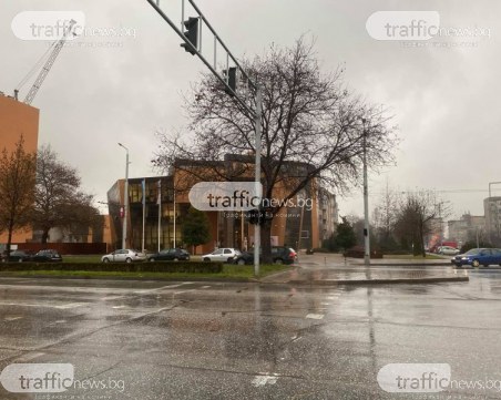 Светофарите пред кметството в Тракия не работят, създаде се хаос