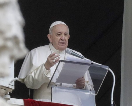 Папа Франциск се е ваксинирал срещу коронавирус