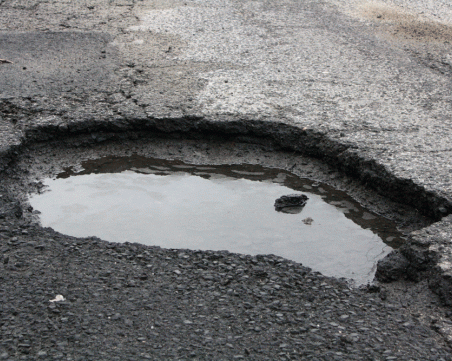 Ремонтират спешно разбит участък от магистрала 