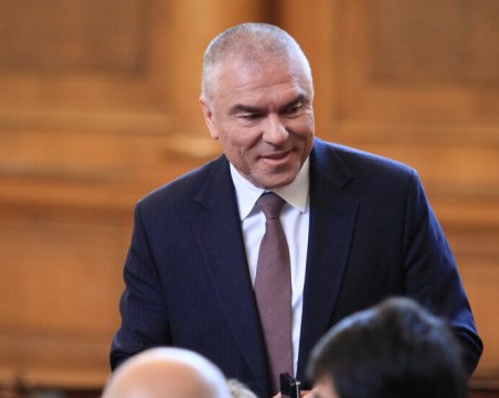 Марешки: Кой дърпа конците на президента, за да иска друга дата за изборите?