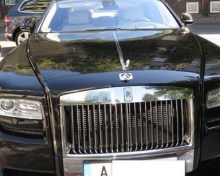 Охранители пребили мъжа от Панагюрище, слезли от Ролс Ройс