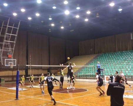 Волейболният Локомотив продължава напред за Купата