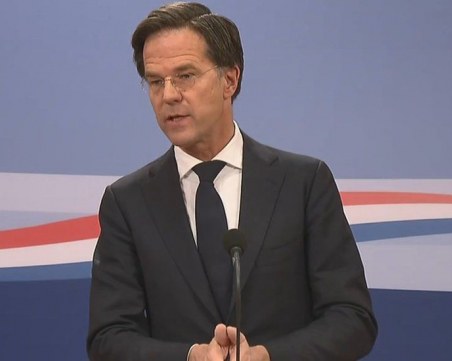 Холандското правителство подаде оставка заради скандала с измамите за социално подпомагане на деца