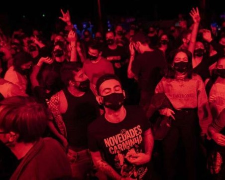 Нито един заразен с Covid-19 след експериментален концерт в Барселона