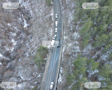 Тежка катастрофа преди дефилето на Велинград, образуваха се километрични опашки