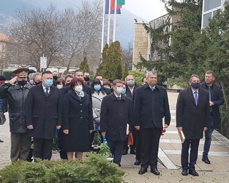 Цвета Караянчева на отбелязването на 143 г. Първи градски съвет в Карлово