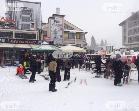 Ударна окупация на Пампорово! Стотици скиори и сноубордисти са препълнили бюфетите за хранене