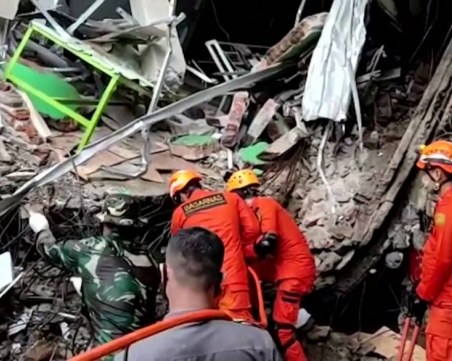 Над 56 са загиналите след земетресението в Индонезия