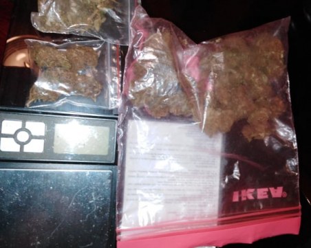 Спецакция в Пловдив! Шестима са в ареста за притежание на дрога