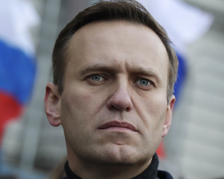 Задържаха Навални на летището в Москва