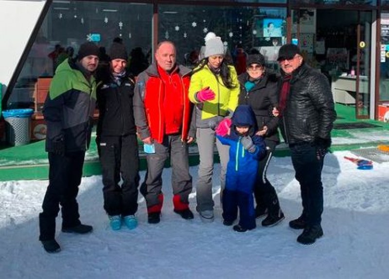 Музикалната фамилия Стоеви на чудна ски ваканция в Пампорово