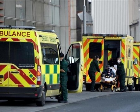 Близо 2000 души са починали във Великобритания с COVID-19