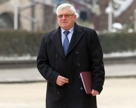 Финансовият министър с COVID-19