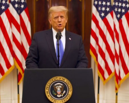 Тръмп на прощаване: Нека се молим за управлението на Байдън, аз възстанових лидерството на САЩ