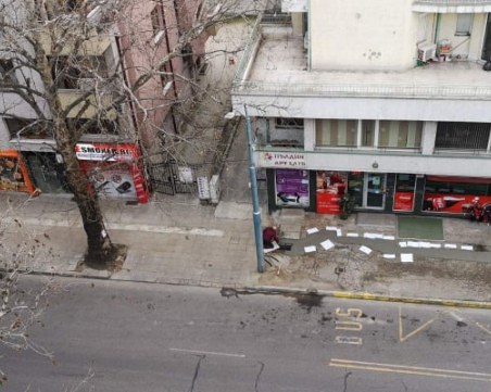 Със или без строително разрешение се прекарва кабелно трасе под тротоара на бул. 