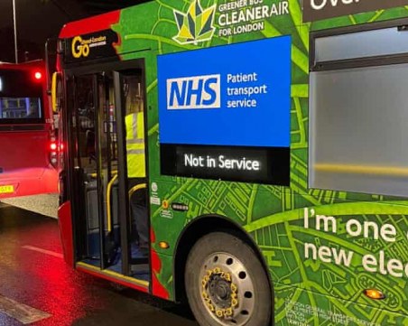 Лондонски автобуси се превърнаха в линейки