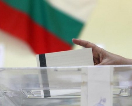 На първо четене: Поставените под карантина ще гласуват в подвижни секции