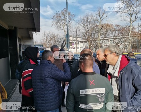 Над 400 таксиметрови шофьори в Пловдив остават без работа заради чиновническо безхаберие