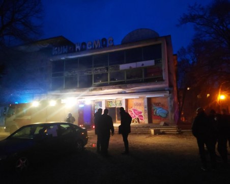 След пожара! Форсират проекта за възраждането на кино Космос