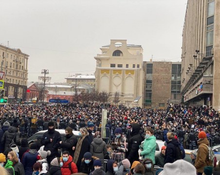 Хиляди руснаци се събират на протест в Москва заради ареста на Алексей Навални
