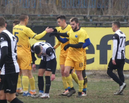 Марица победи убедително старшата на Локомотив