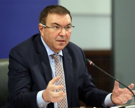 Здравният министър: Не се поддавам на натиск, последователни сме в разхлабването на мерките