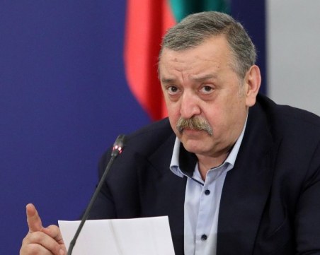 Кантарджиев посочи условията за отваряне на ресторантите, клубовете ще почакат