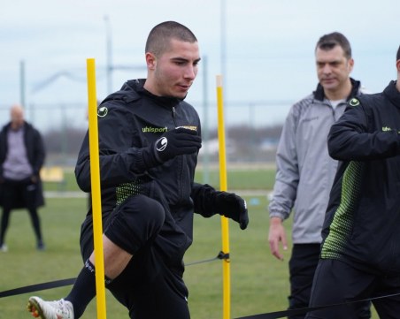 Халф на Ботев поднови тренировки