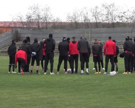 Локо със седем юноши на лагера в Поморие